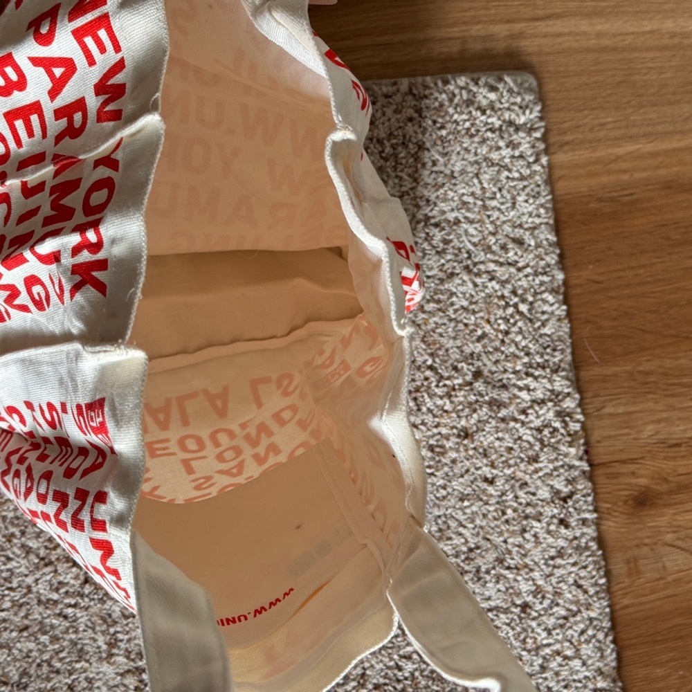 Uniqlo Beige Tote with‎ Red Text - Picture 8 of 9